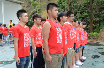 少年演講家學(xué)習(xí)動力營的孩子在培訓(xùn)的畫面