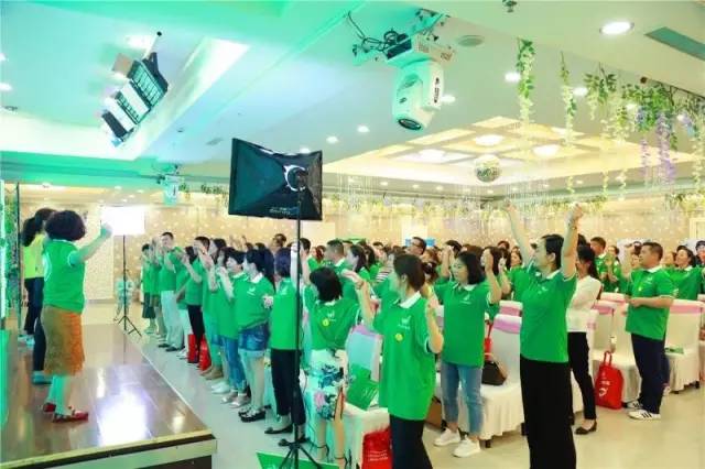 內(nèi)蒙巴彥淖爾父母走進(jìn)歐爸課堂學(xué)習(xí)愛(ài)的教育與演講