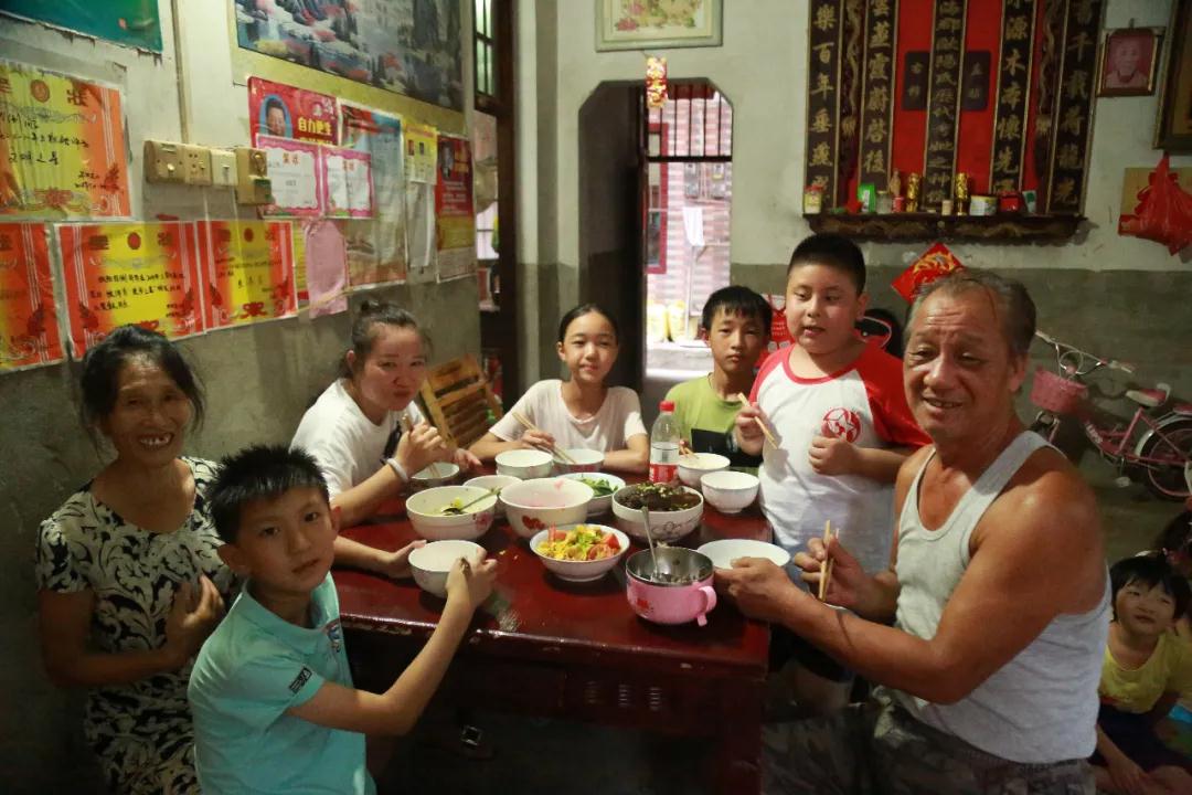 歐爸動能·少年演講家苦信贏